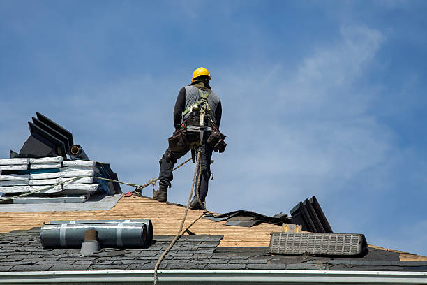 Professional Gutter Installation technician working in Leonia, NJ